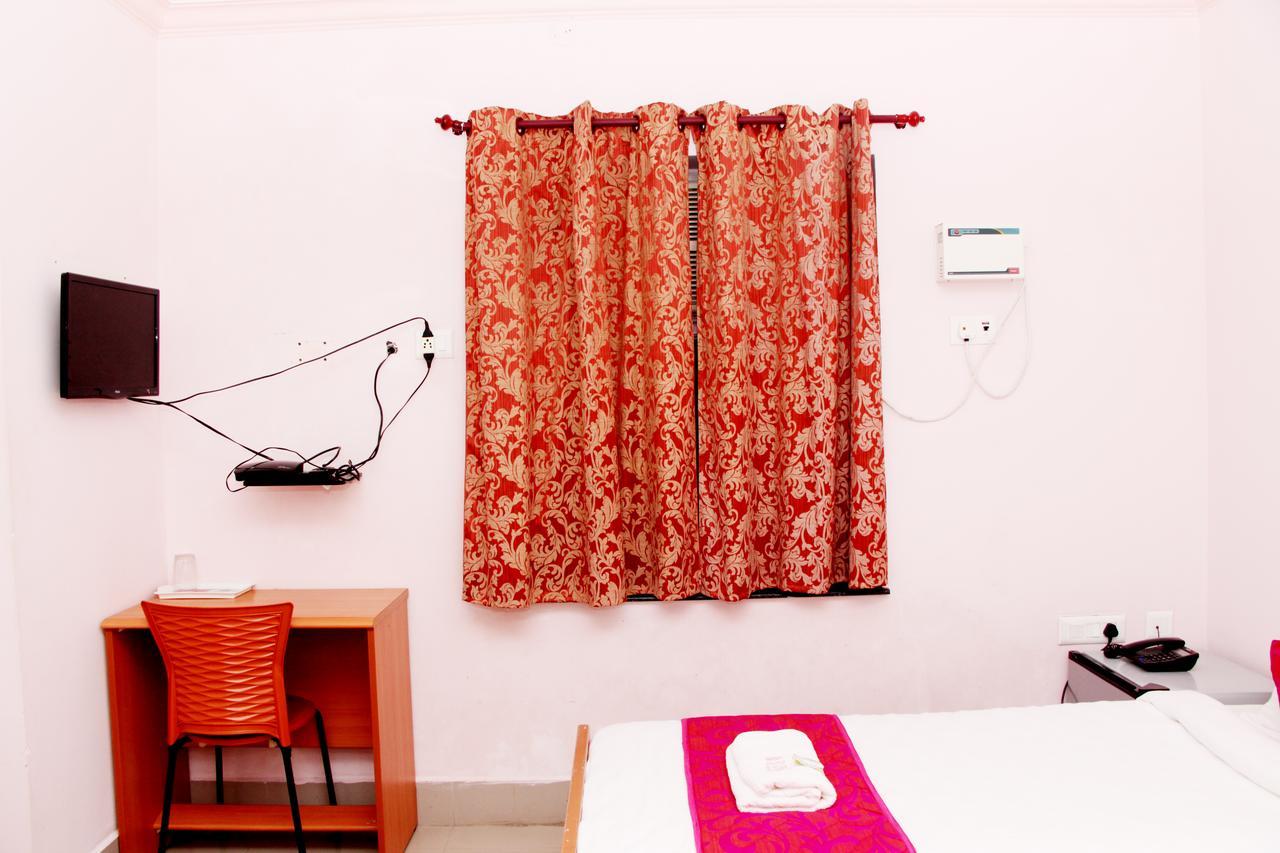 Royal Grand Days Hotel Chennai Exterior foto